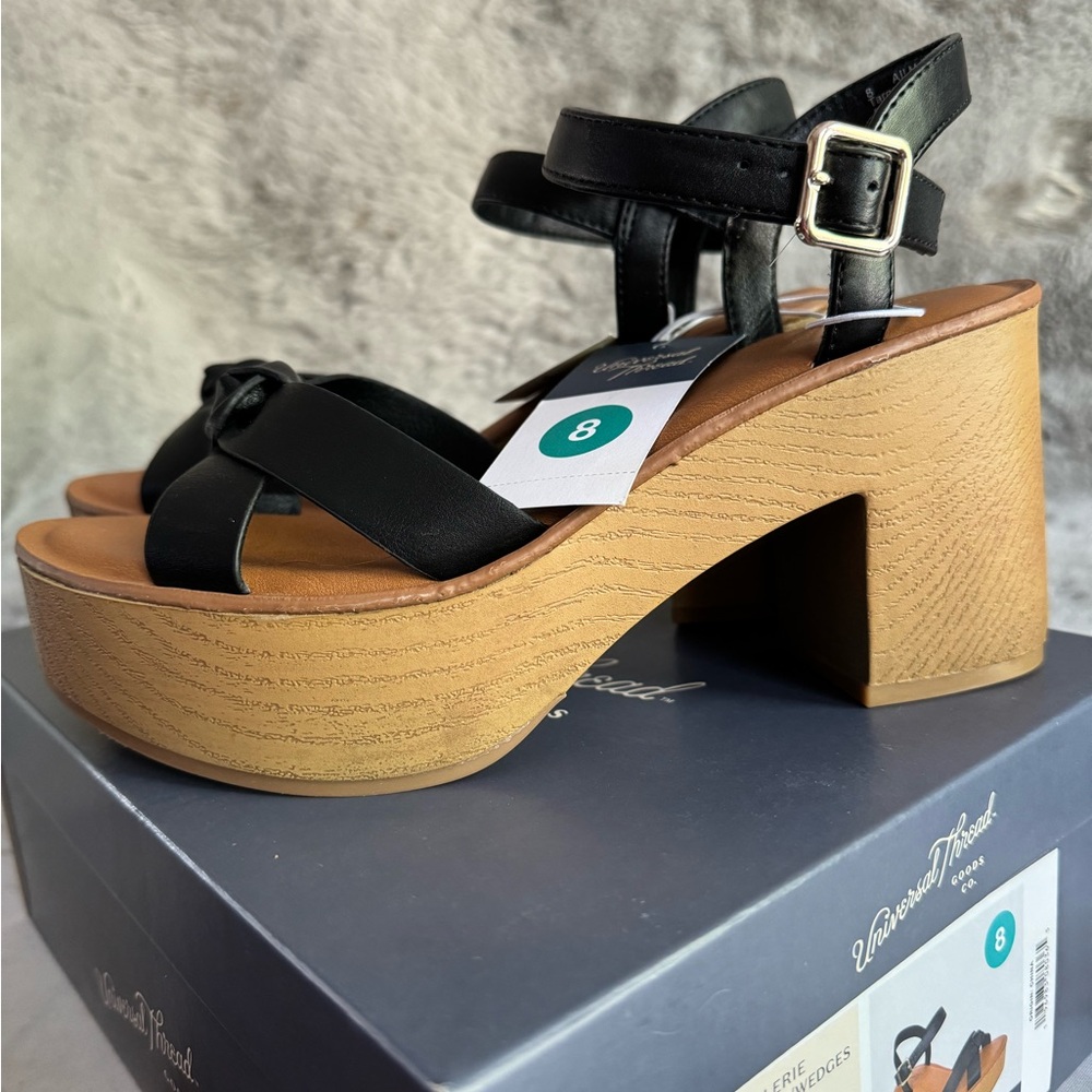 Universal Thread Ladies Heels/Wedges - Picture 3 of 11
